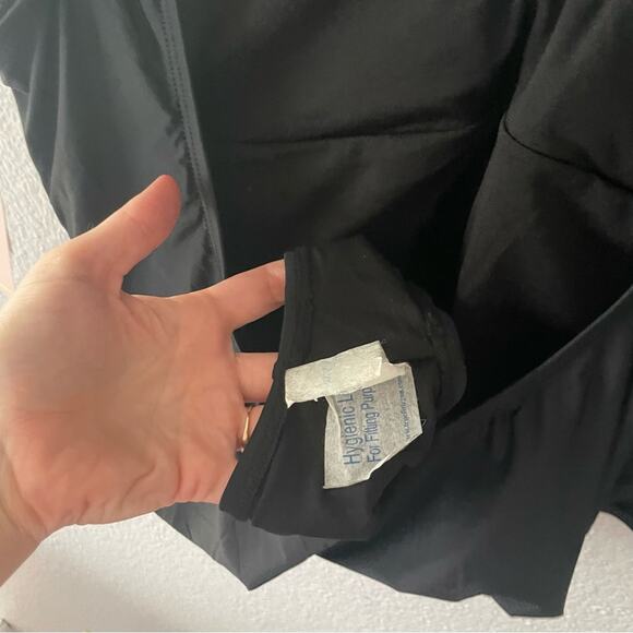 Sports Illustrated Plus Sized One Piece Black and White NWT - Picture 4 of 4